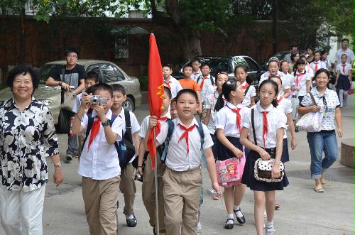 江苏省档案局举办“档案中的红色记忆”夏令营活动